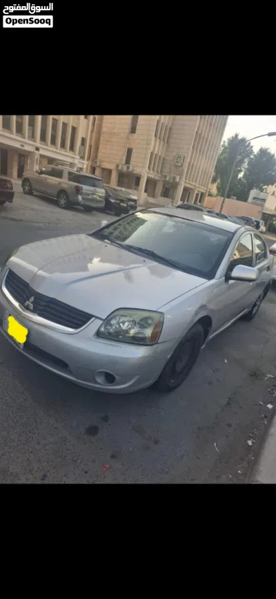 ميتسوبيشي جالنت Standard 4