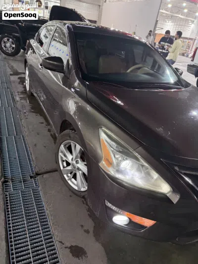 Nissan Altima SV 2