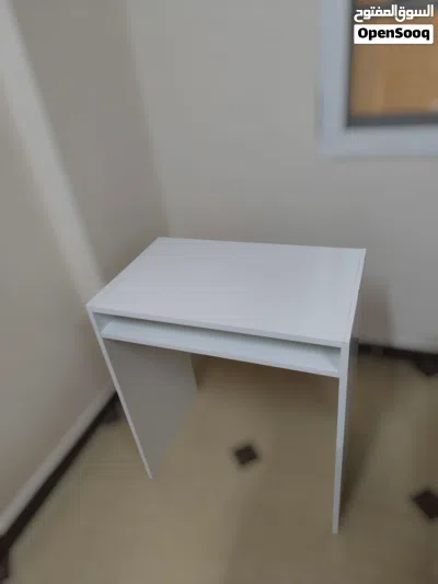 طاولة دراسية جديدة من متجر IKEA 2