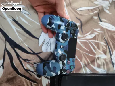 Ps4 with controller and games 2