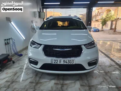 کرایسلەر Pacifica Touring L 2