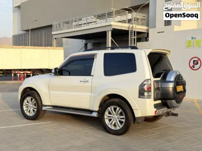 Mitsubishi Pajero Standard 4