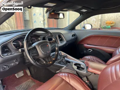 Dodge Challenger SXT 2