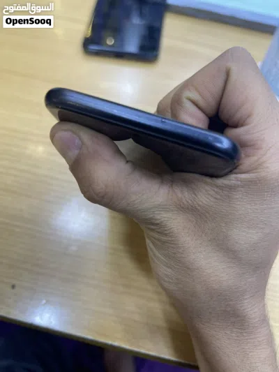 ايفون se ذاكره 64 نظيف كرت. بطاريه 84% 3