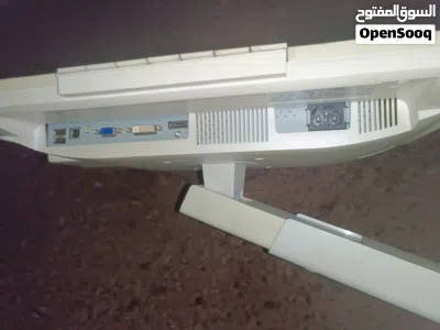 شاشة Fujitsu B22W-7 مقاس 22 بوصة ذات إطار أبيض. 4