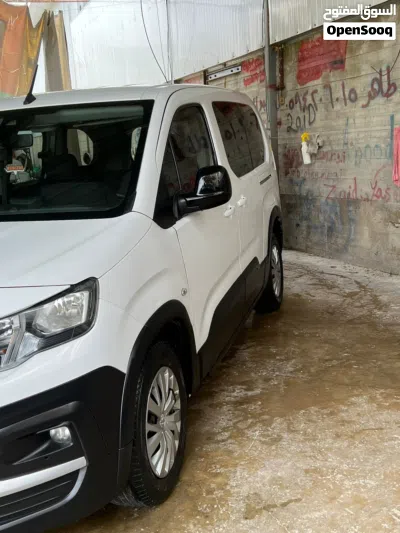 بيجو ريفتر Standard 4