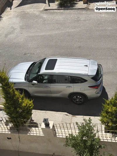 Toyota Highlander GLE 2