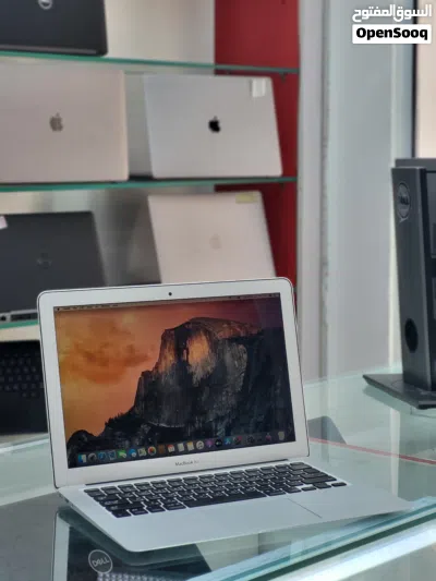 macbook Air i7 8gb Ram model A1466 macos slim Orignal charger and bag delivery available oman Ghubra 2