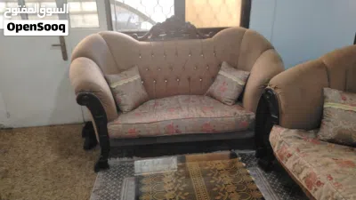 طقم كنب زان للبيع بحالة جيدة للبيع 2