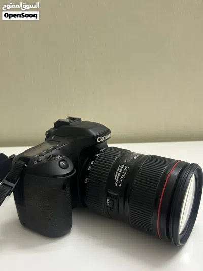 Camera canon EOS 80 D with lens 24-105 With camera Bag 3