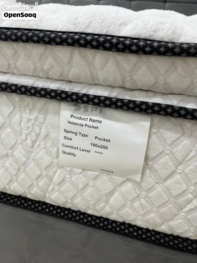 Almost new King bed with mattress 3