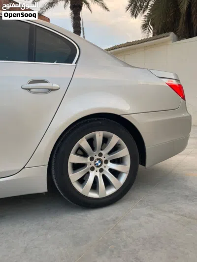 BMW 5 Series 528 3