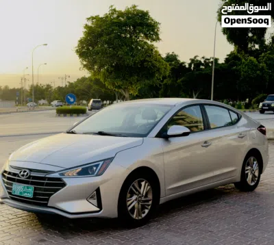 Hyundai Elantra SEL 2