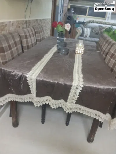 طاوله طعام كبيره لون بني (تتسع ل 8 كراسي) للبيع 4