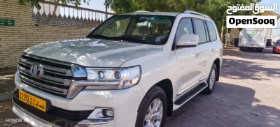 Toyota Land Cruiser GXR 4