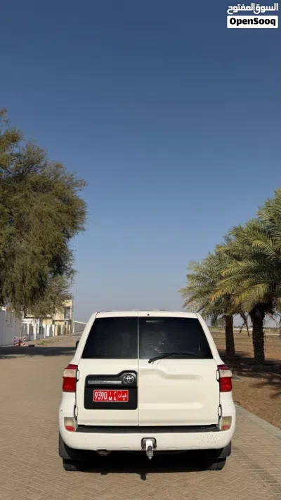 Toyota Land Cruiser GX 2
