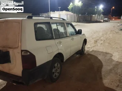 Mitsubishi Pajero GLX 3