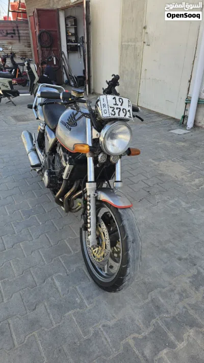 هۆندا CB300F 2