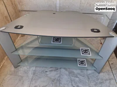 كنب كورنر وسجاده وطاولة تلفزيون وريسيفرات وكيبل 3