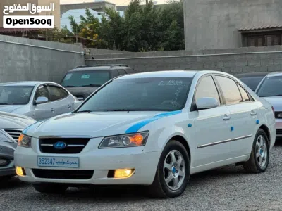 Hyundai Sonata Standard 4