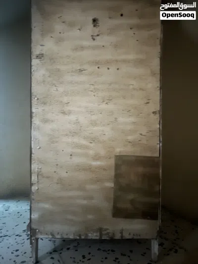 قفص كبير فيه اربعة حضانات 3