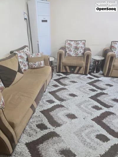 متوفر قنفات مع طبلات وميز التلفزيون وياه ملحقات كوميديات اثنين مع زولية 4*6 مكاني البصرة - الزبير 3