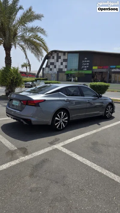 Nissan Altima SR 3