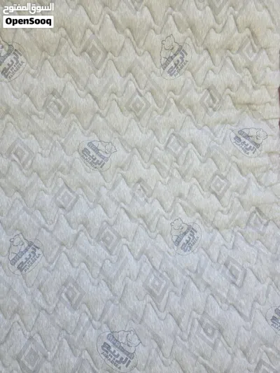 فراش الربيع نوع بوكيت نظيف جدا شبه جديد 3