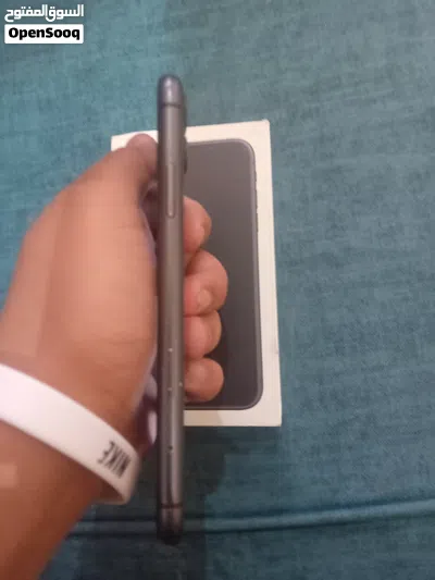ايفون 11 عادي كلش نضيف 4