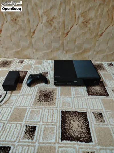 اكس بوكس ون فات XBOX ONE FAT جهاز نضيف وياه كامل ملحقاته جويستك الاصلية 4