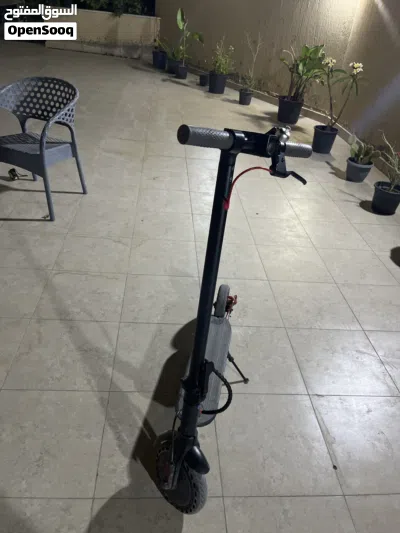 سكوتر كهربائي نضيف للتواصل على الرقم الرقم 3