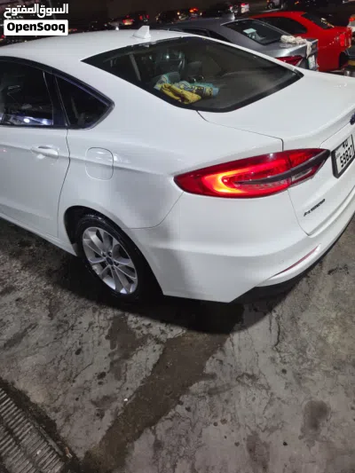 Ford Fusion SE 3