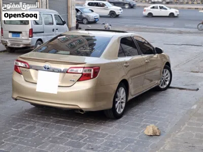 تويوتا كامري XLE 2