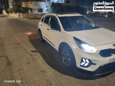 Kia Niro SX Touring 3