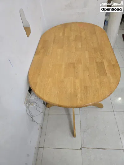 طاولة بحالة جيدة 3