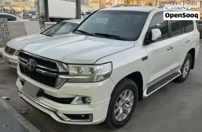 Toyota Land Cruiser GXR 2
