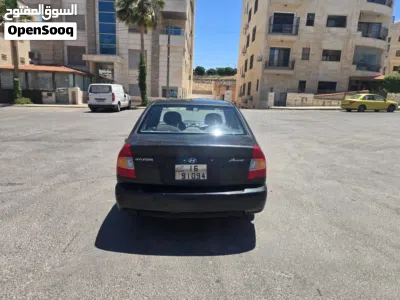 Hyundai Accent Standard 3