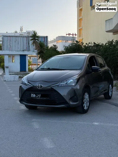 Toyota Yaris Basic 2