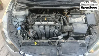 Hyundai Elantra Standard 2