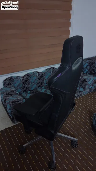 Cooler Master Caliber X1 Gaming Chair - premium carbon fiber كرسي قيمنق العاب بحالة ممتازة 4
