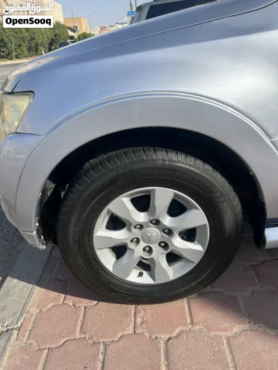 ميتسوبيشي باجيرو GLS 3