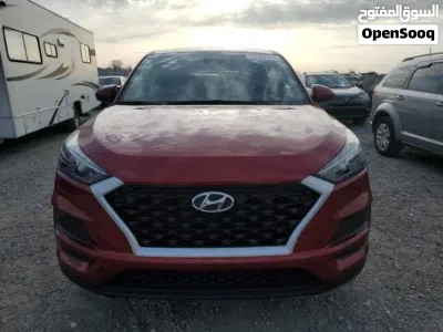 Hyundai Tucson SE 2