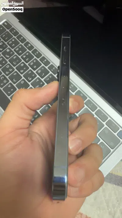 I phone 13 pro Ocean blue 10/10 Scratch less 3