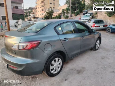 Mazda 3 Standard 2