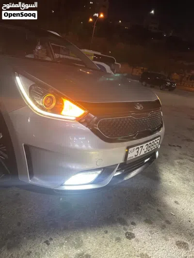 كيا نيرو Standard 4