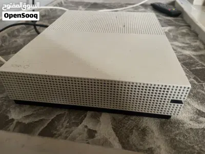 للبيع اكس بوكس ون إس بحاله جيده 2