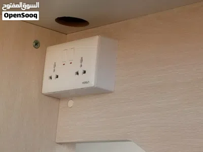 مكتب مستعمل بحاله الجديد 2