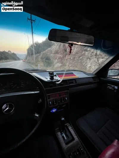 Mercedes Benz E-Class E 200 4