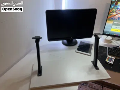 طاوله ب شكل ال مستعمله شهرين فقط 2