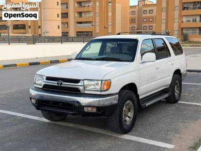 Toyota 4 Runner SR5 3